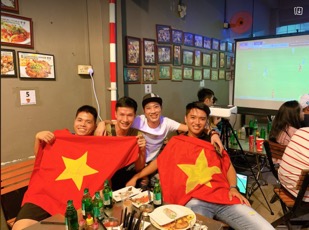 Anh Trường và những người anh em bên sắc cờ đỏ thắm Việt Nam